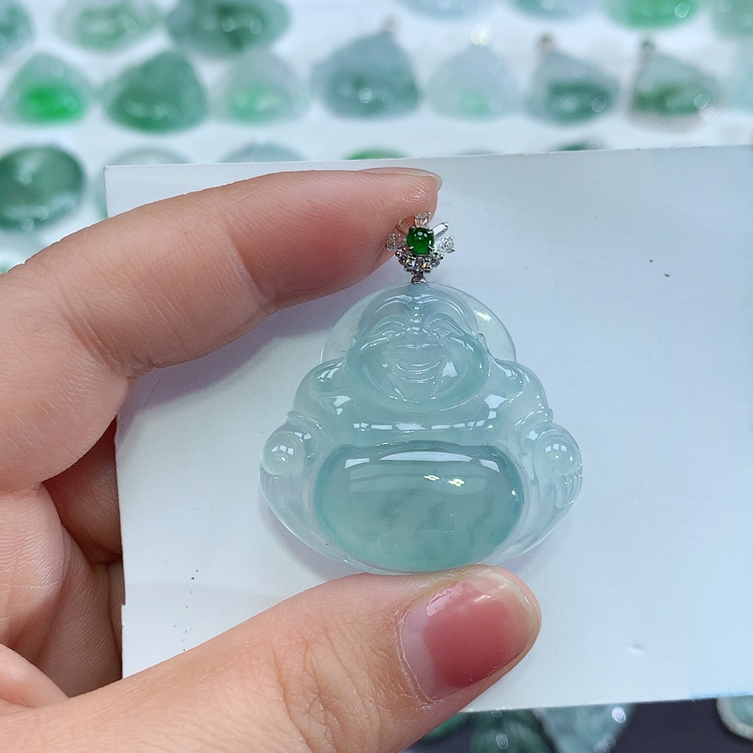 翡翠18K金镶嵌颈饰佛公