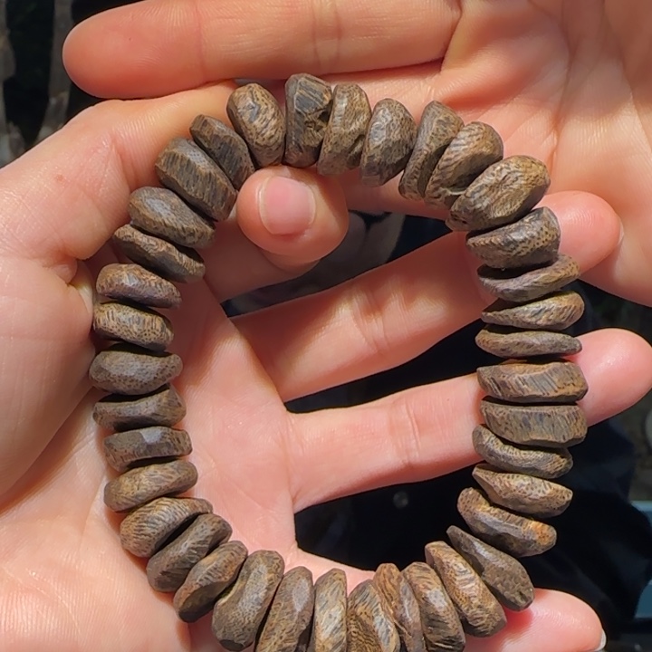 沉香手串原母树沉水树丁手串32克
