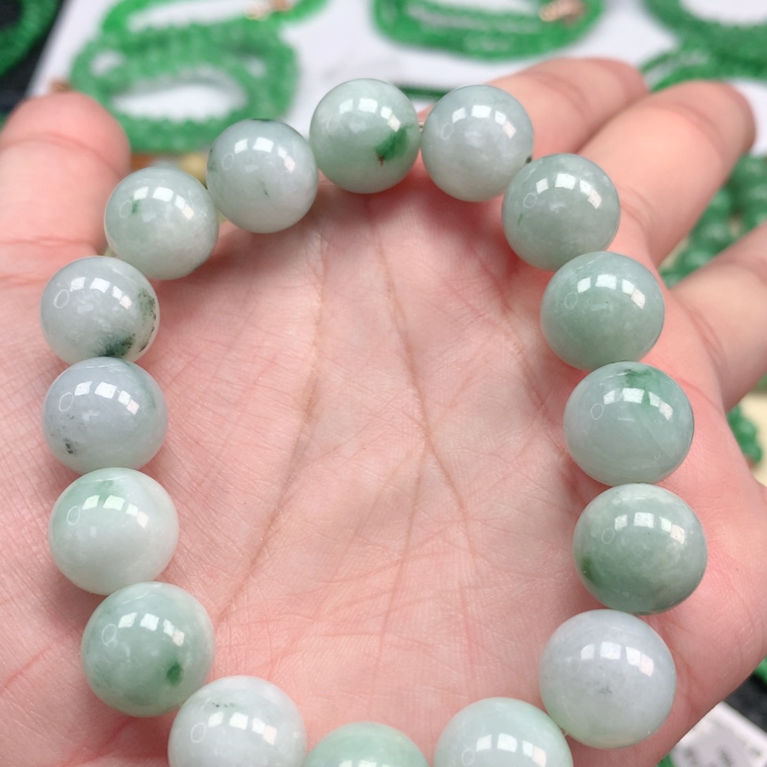 翡翠手链未镶嵌翡翠