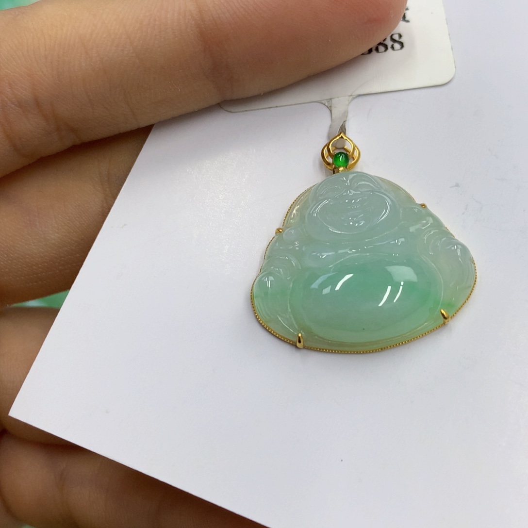 翡翠18K金镶嵌颈饰翡翠