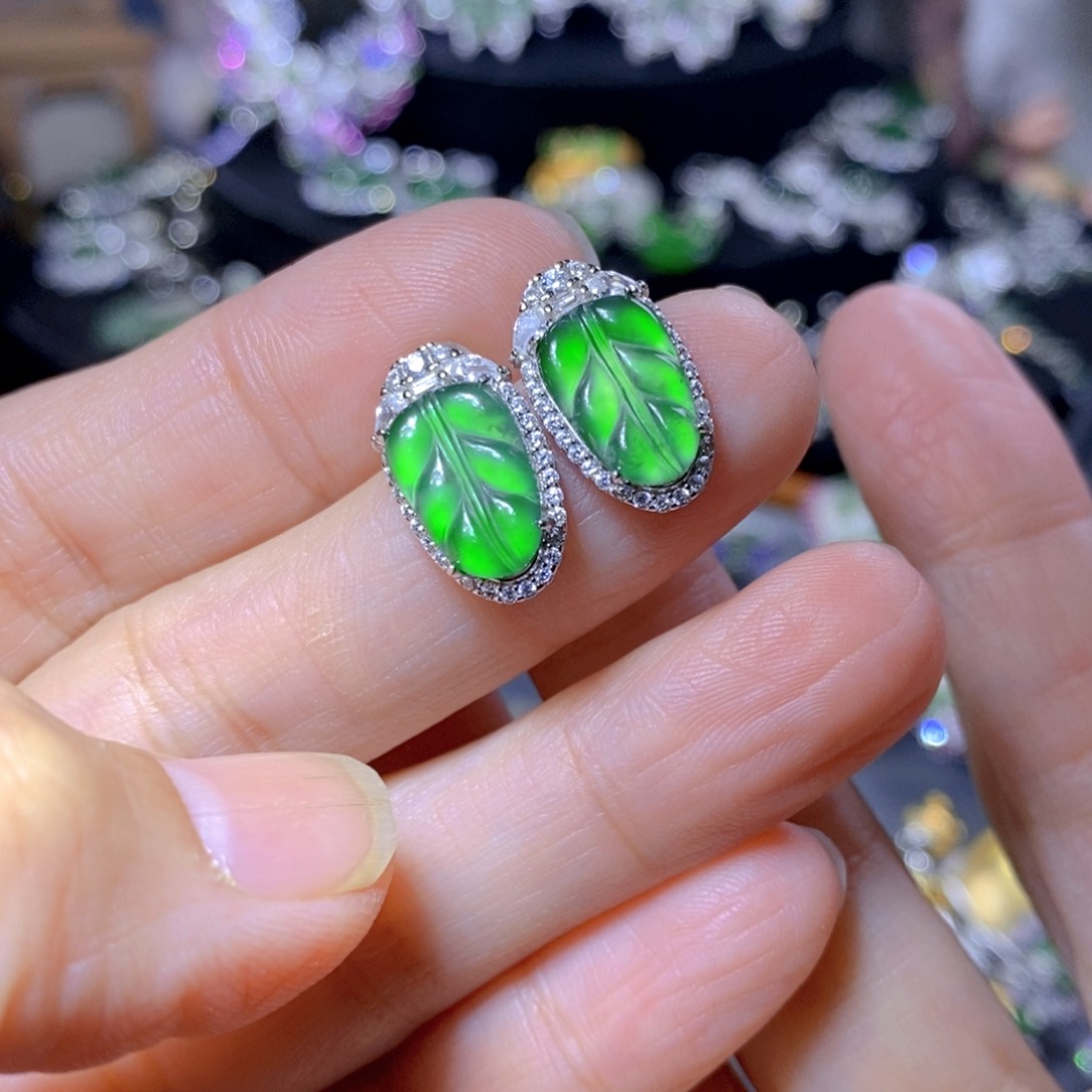 翡翠耳饰银S925镶嵌天然翡翠