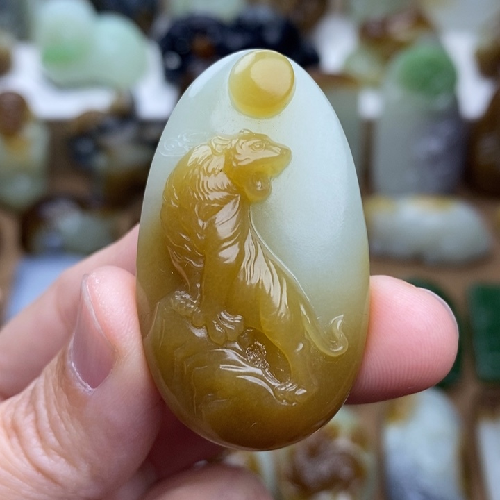 和田玉未镶嵌颈饰