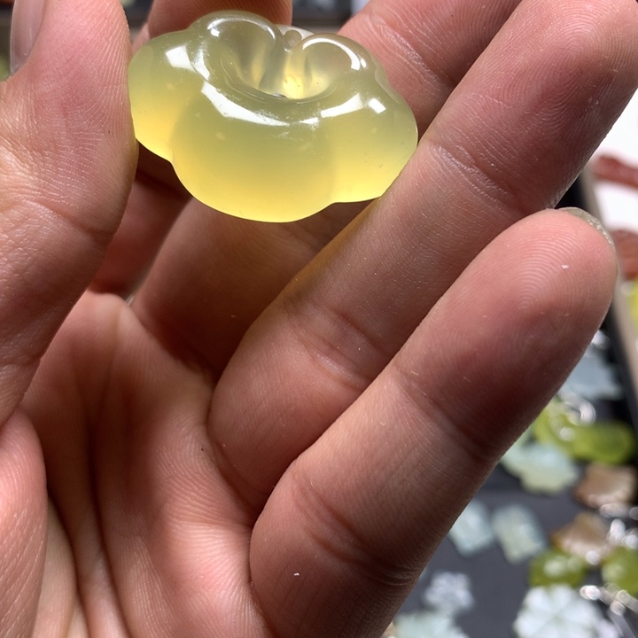 蛇纹石玉耳钉足银镀金镶嵌