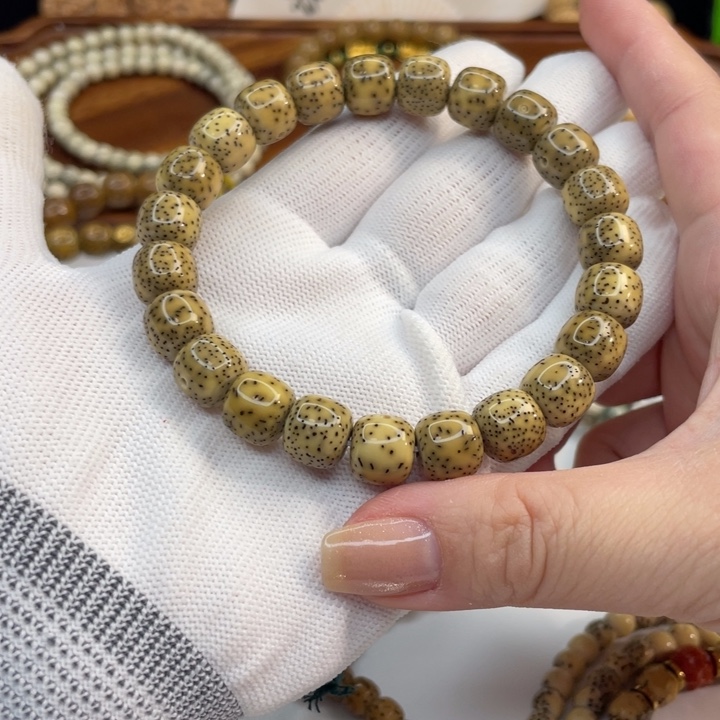 星月菩提手串“****蕾A115…………..