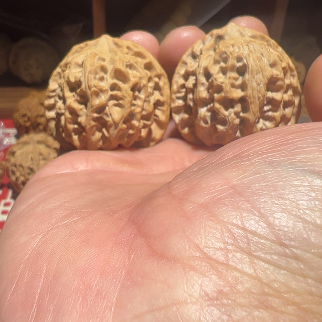 文玩核桃吊坠苹果园