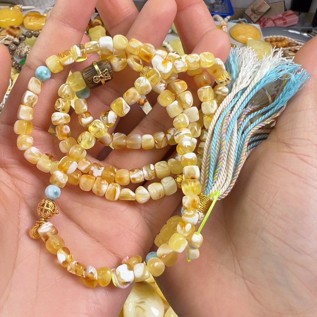 蜜蜡裸石未镶嵌琥珀