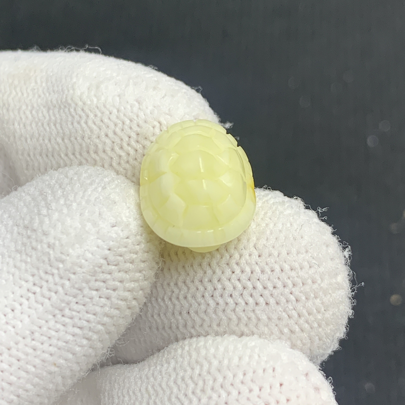 Q1183保真原矿俄料尺寸13.6*11.1mm蜜蜡单颗富甲天下龟背支持复检