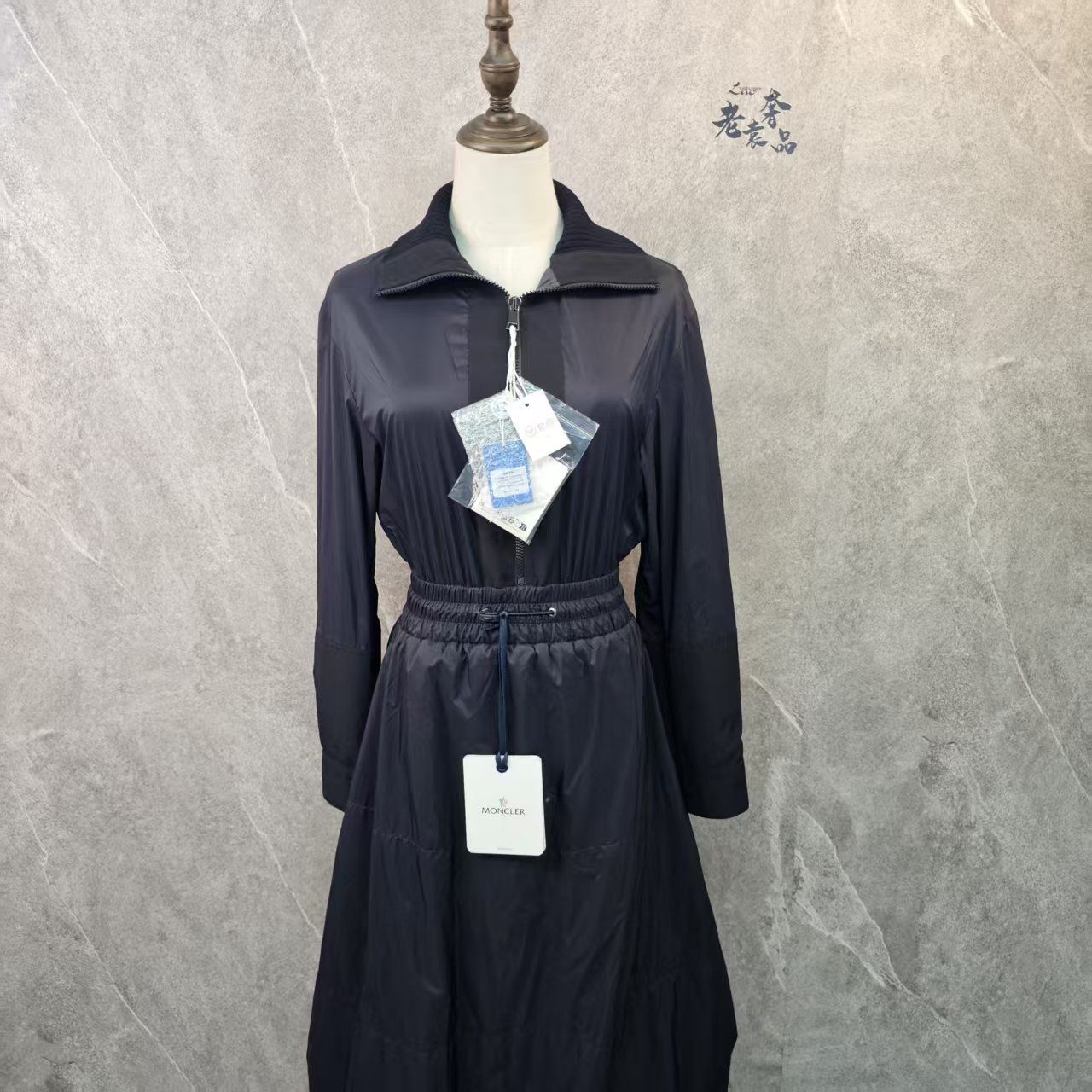 99新 MONCLER 海囤K/蒙口大衣/38码/ds57127