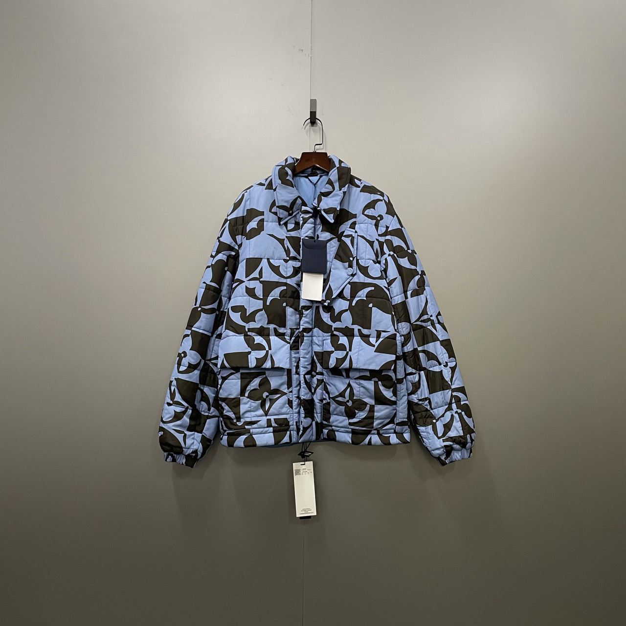 未使用 LouisVuitton/路易威登 (ll) 三花压纹羽绒外套48码101963