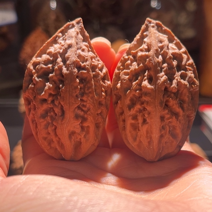 阔***虎吊坠文玩核桃麦穗弯刀88