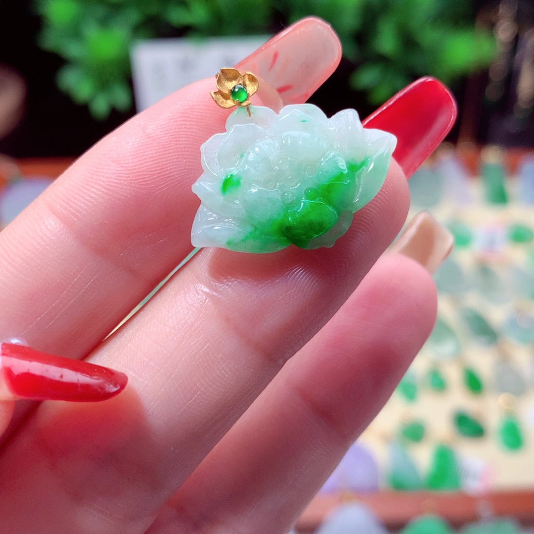 翡翠吊坠(不含链)18K金镶嵌