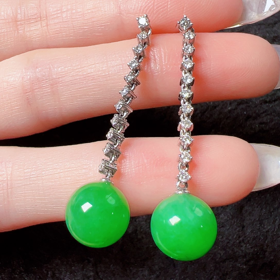 翡翠18K金镶嵌耳饰签收后24小时鉴赏期，过时不退