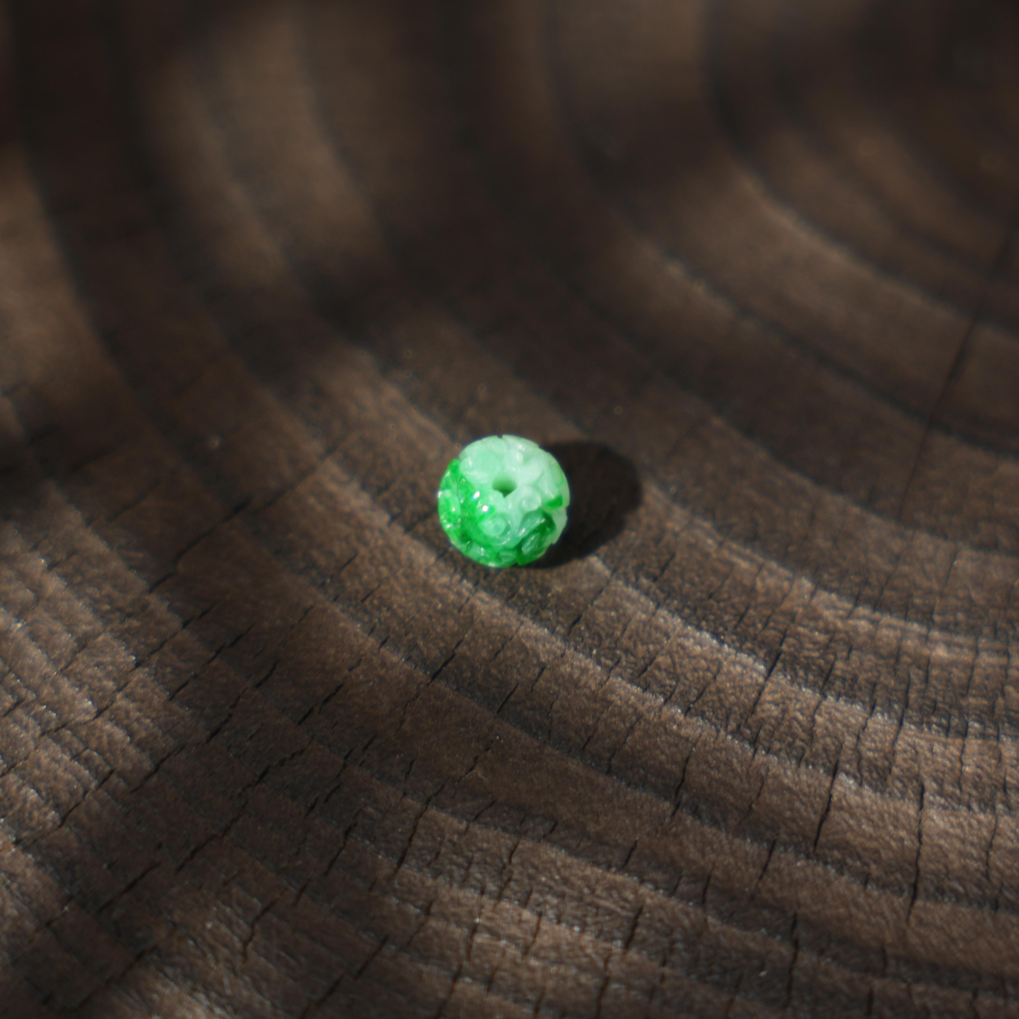 飘花翡翠单珠-天然A货翡翠吊坠（多样性发其一）