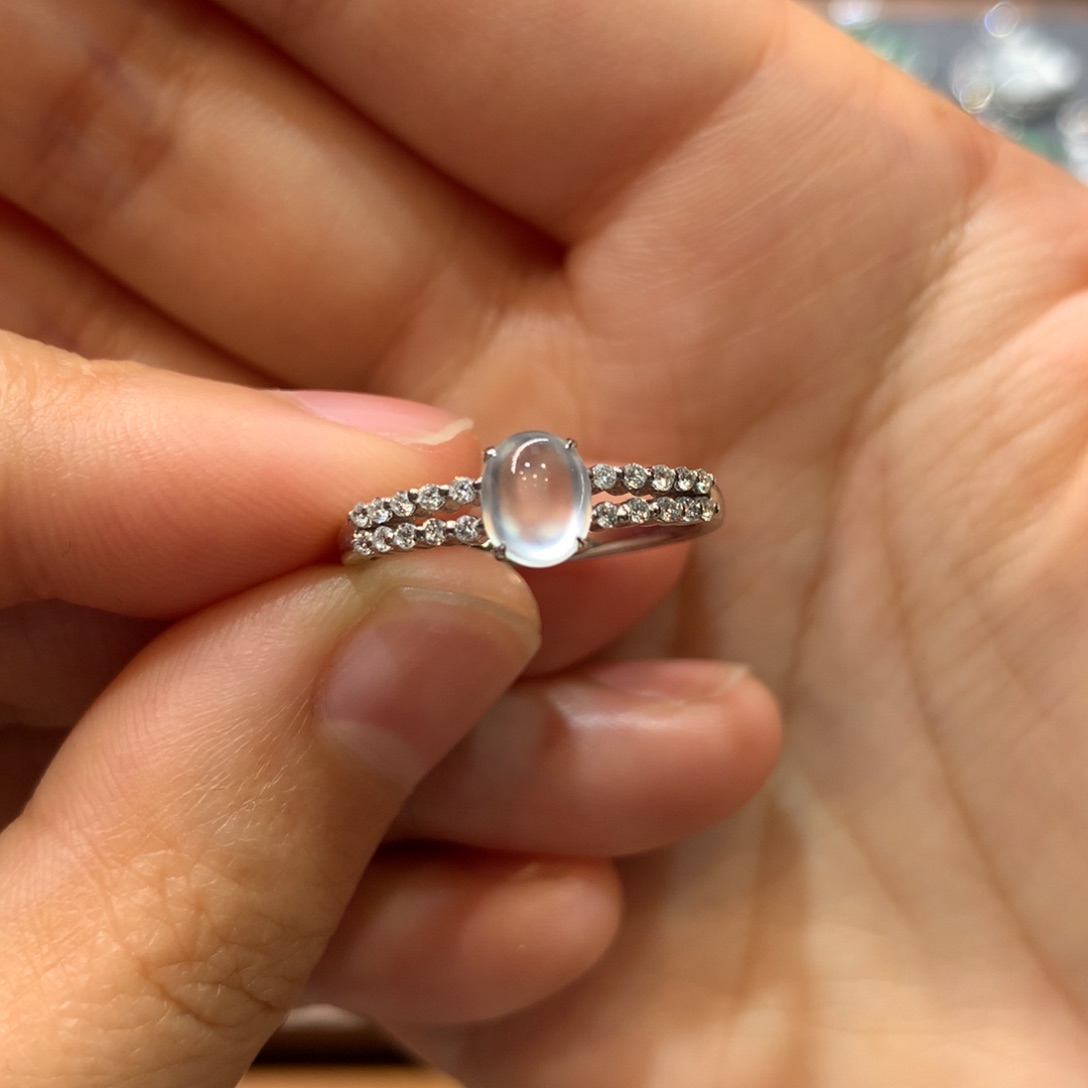 翡翠戒指18K金镶嵌戒指