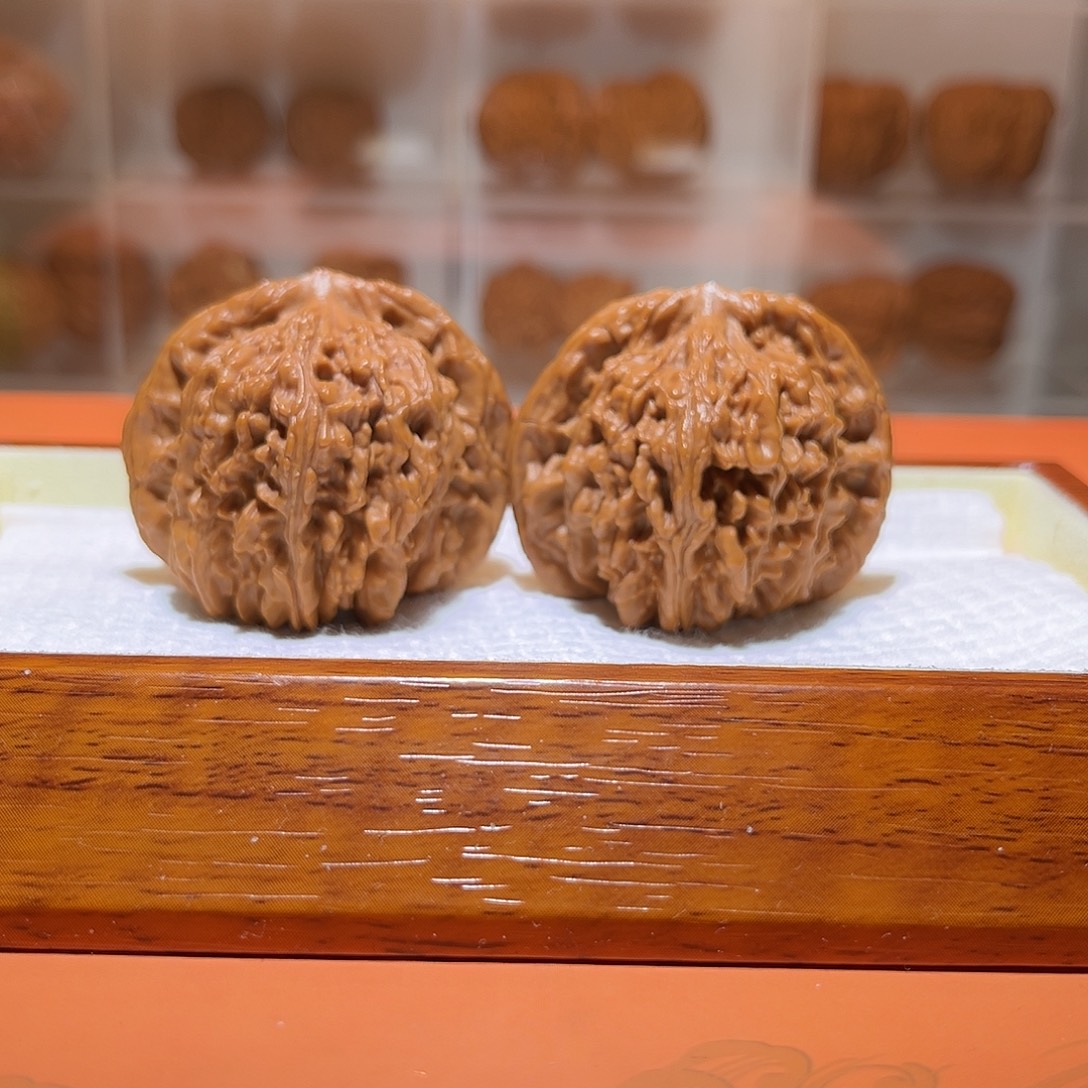 吊坠文玩核桃46.5山地果四座楼，菊花底