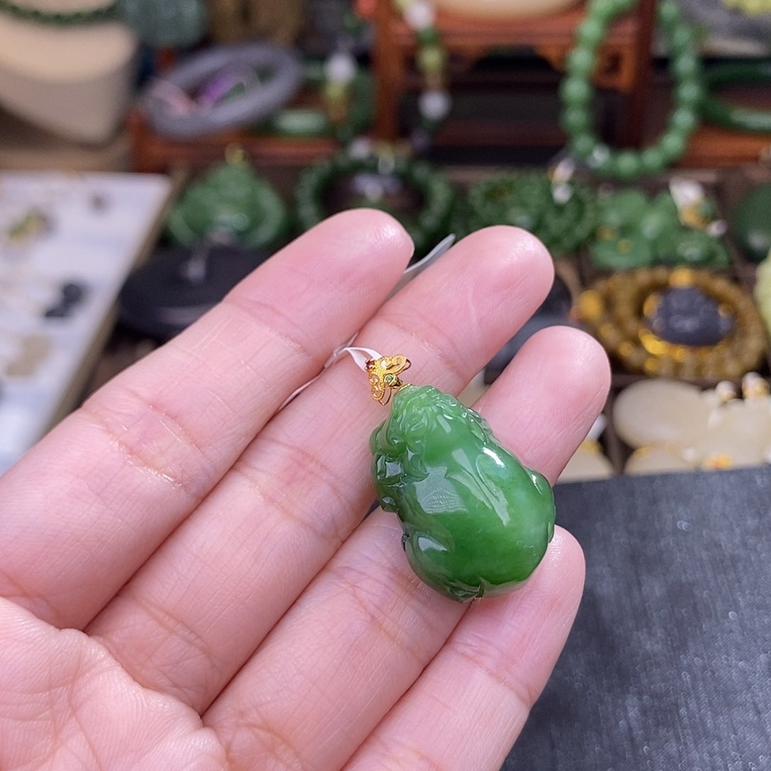 和田玉碧玉吊坠18.K金清货价未镶嵌