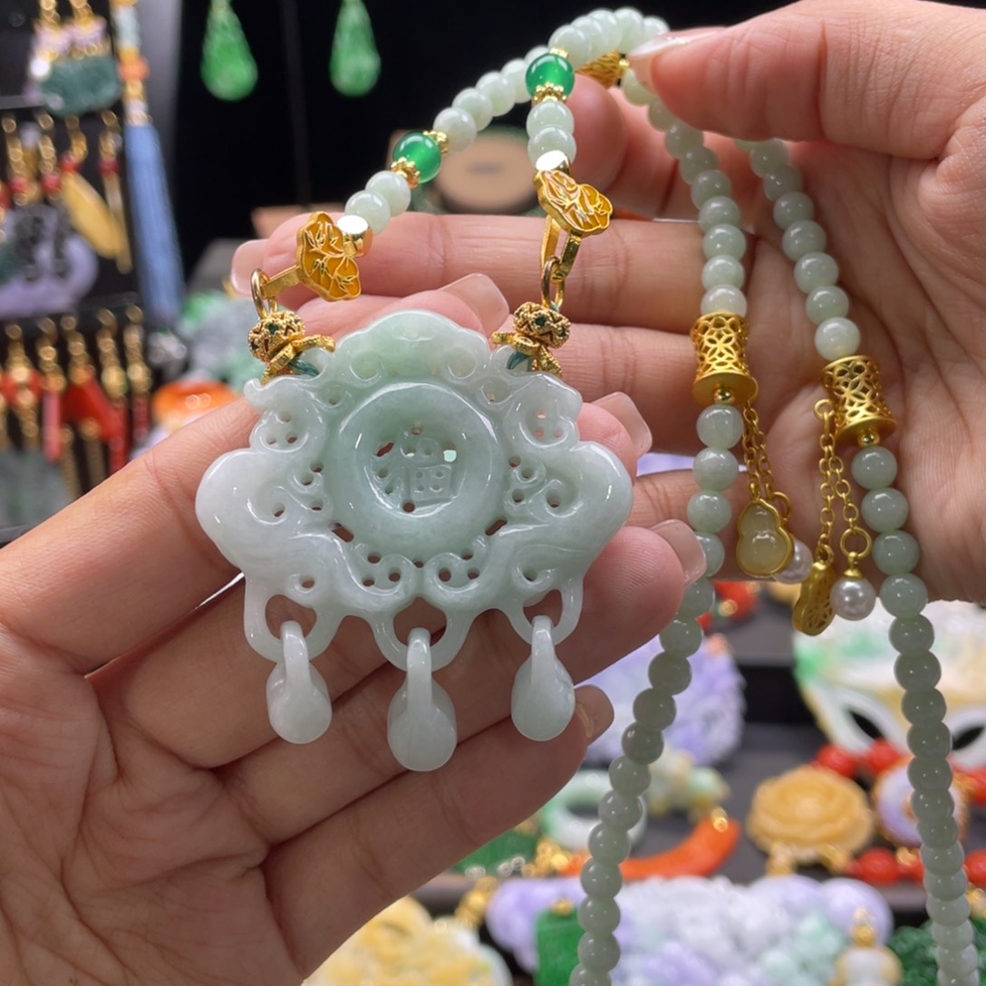 翡翠颈饰未镶嵌代编织