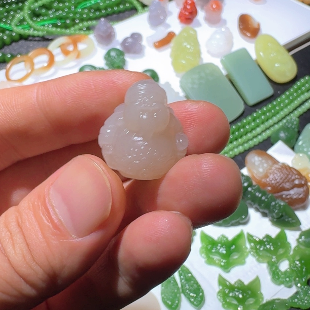 糯****和田玉未镶嵌颈饰