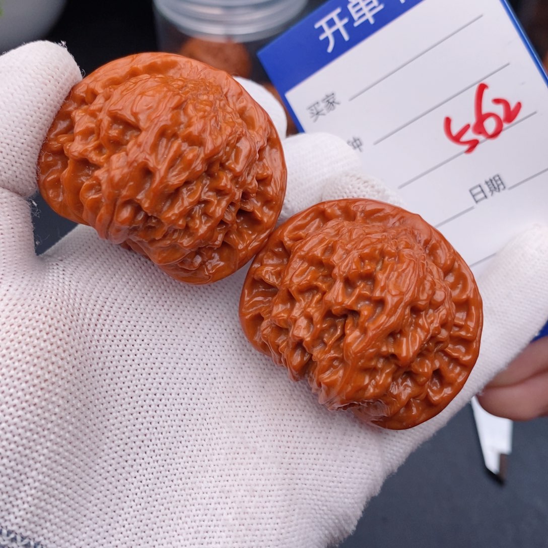 文玩核桃把件44红狮子562