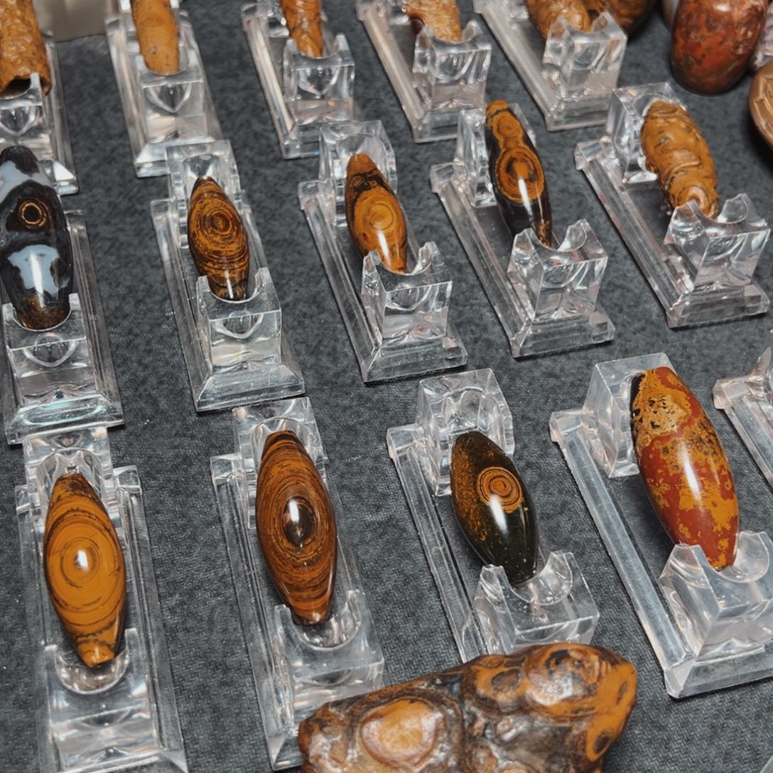 妙***行九眼石页岩钱币石手玩