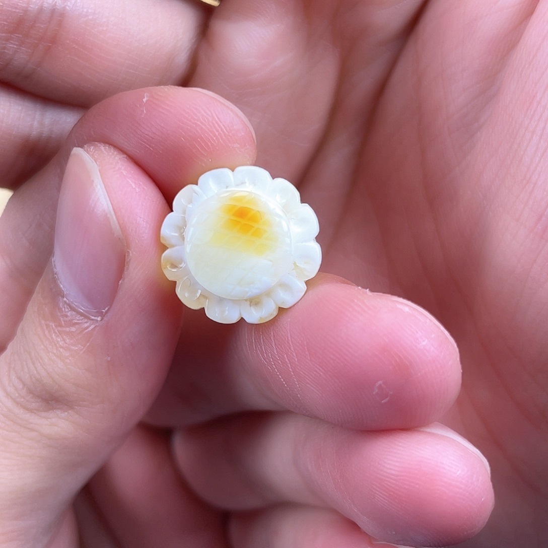 琥珀裸石未镶嵌蜜蜡