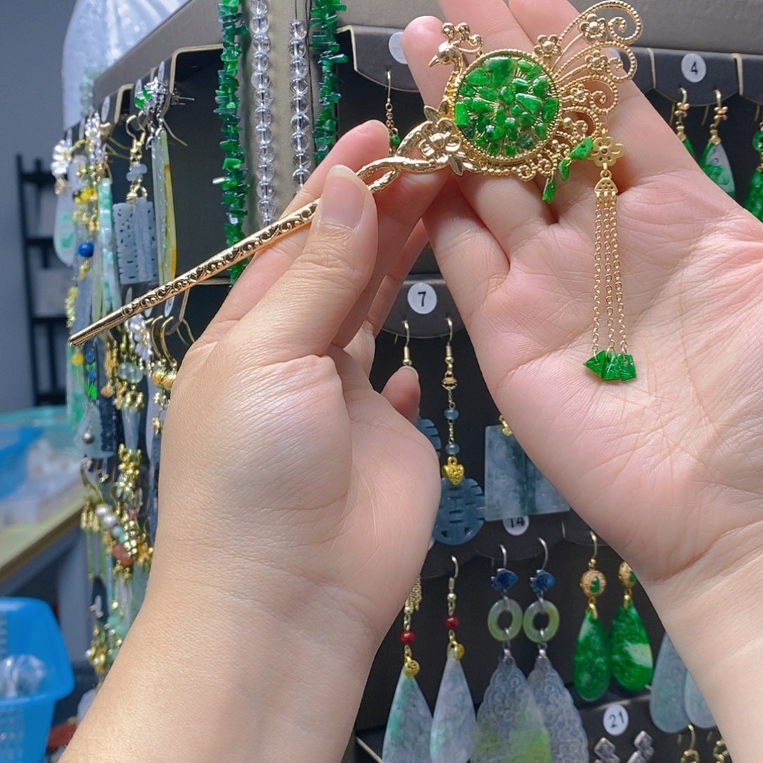 未镶嵌翡翠耳饰翡翠