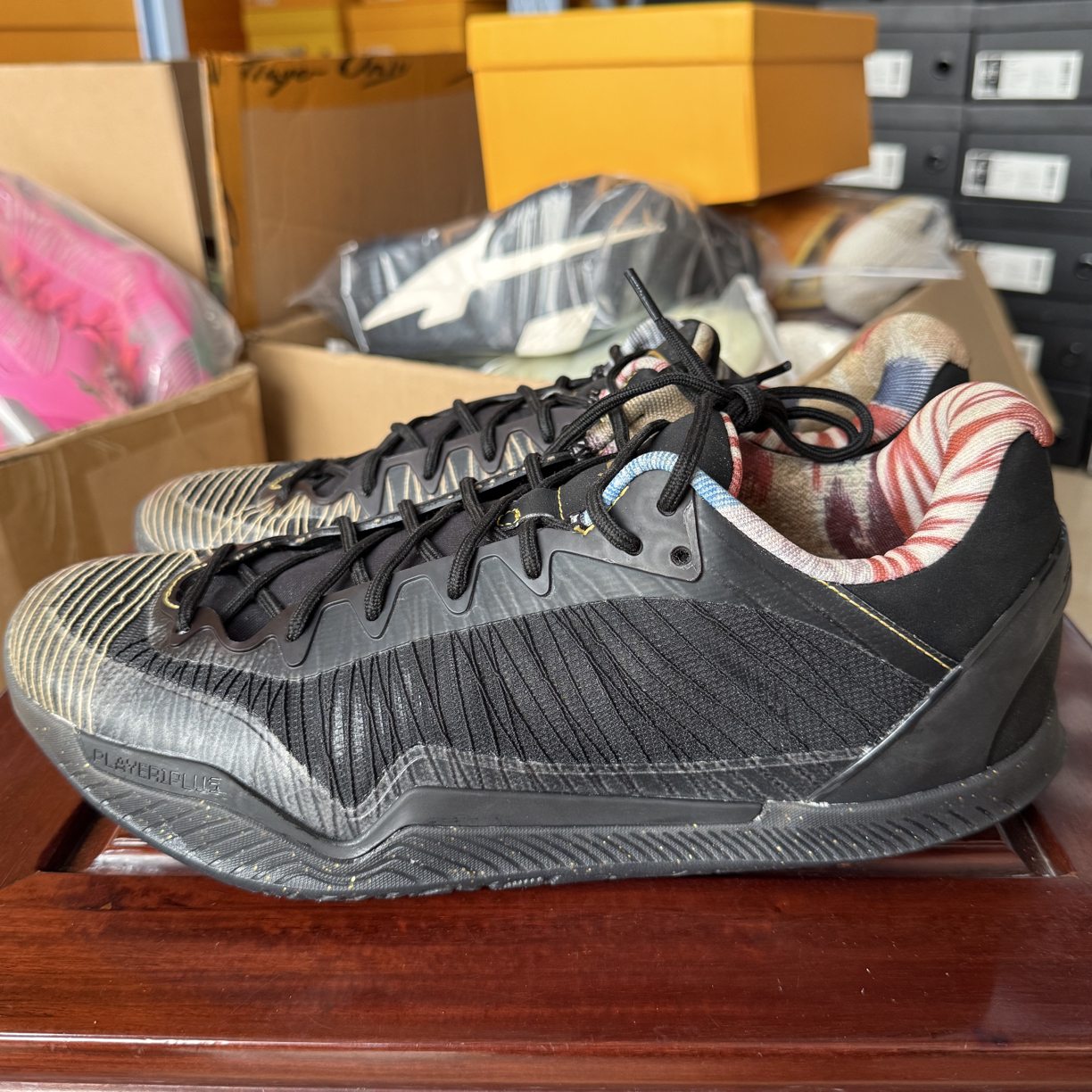 player1plus新疆配色46码仅试穿 全新微瑕 无原盒详情图在下方