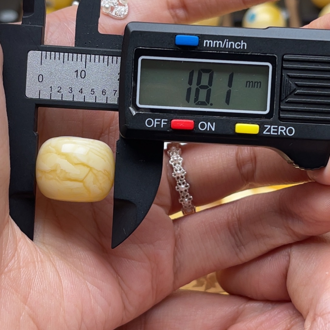 琥珀未镶嵌裸石蜜蜡墩子静