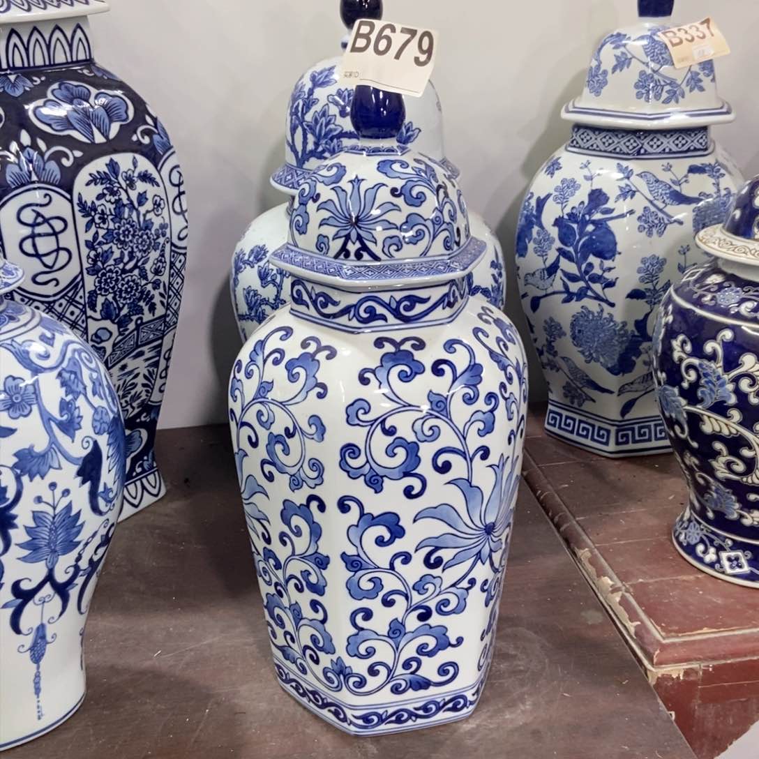 摆件花瓶手绘釉下彩