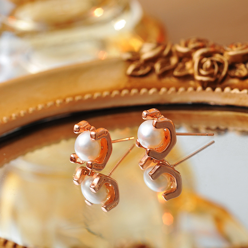 铜合金耳饰 8112简约设计四爪珠珠耳钉925银针极简风日常百搭耳饰