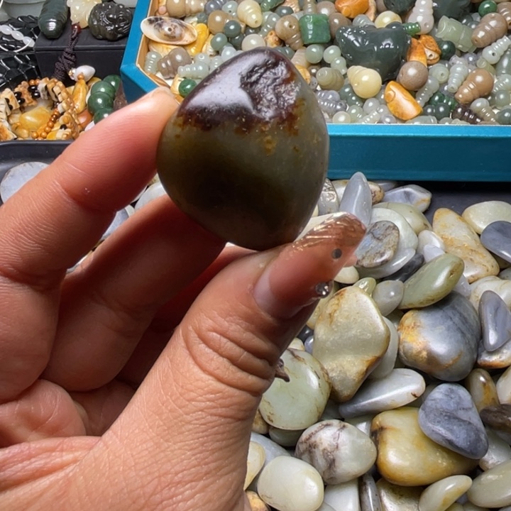 和田玉未镶嵌珠宝奇石