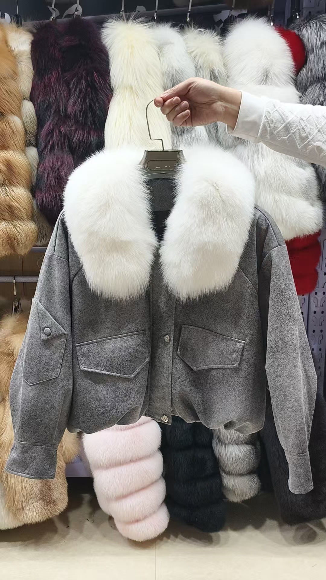 女装派客服皮草外套