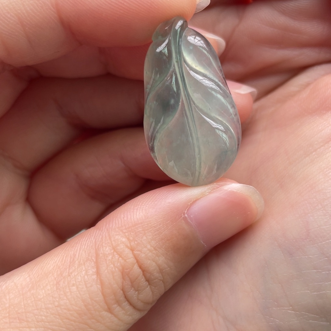 翡翠颈饰未镶嵌美**好叶子