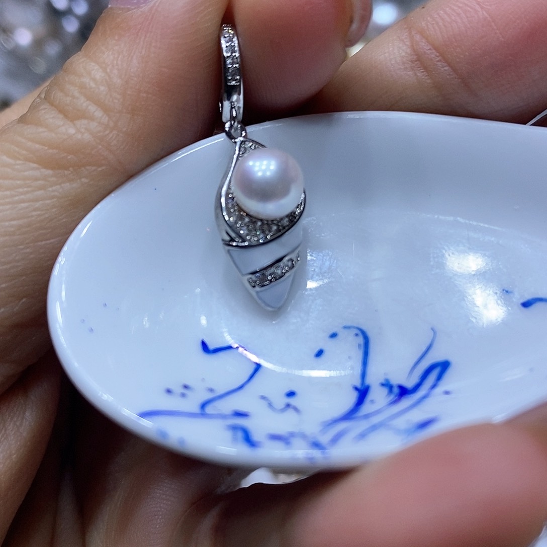 淡水珍珠吊坠未镶嵌