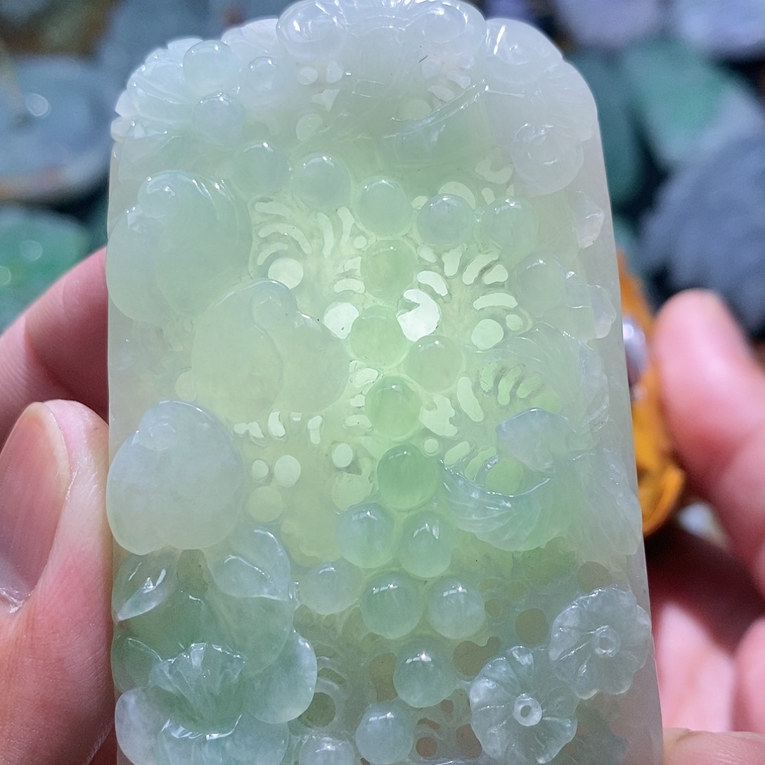 【闪购商品】翡翠未镶嵌颈饰111111111111