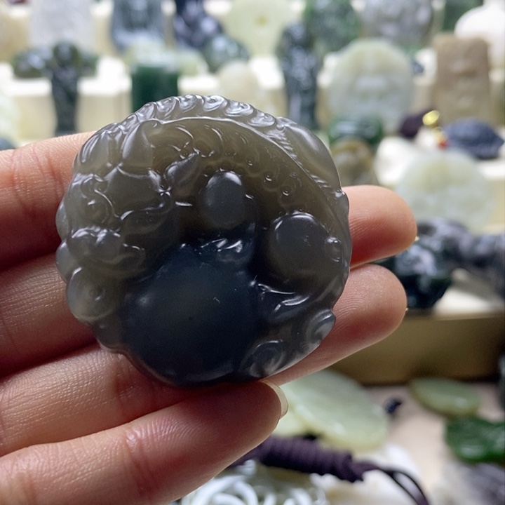 和田玉颈饰未镶嵌