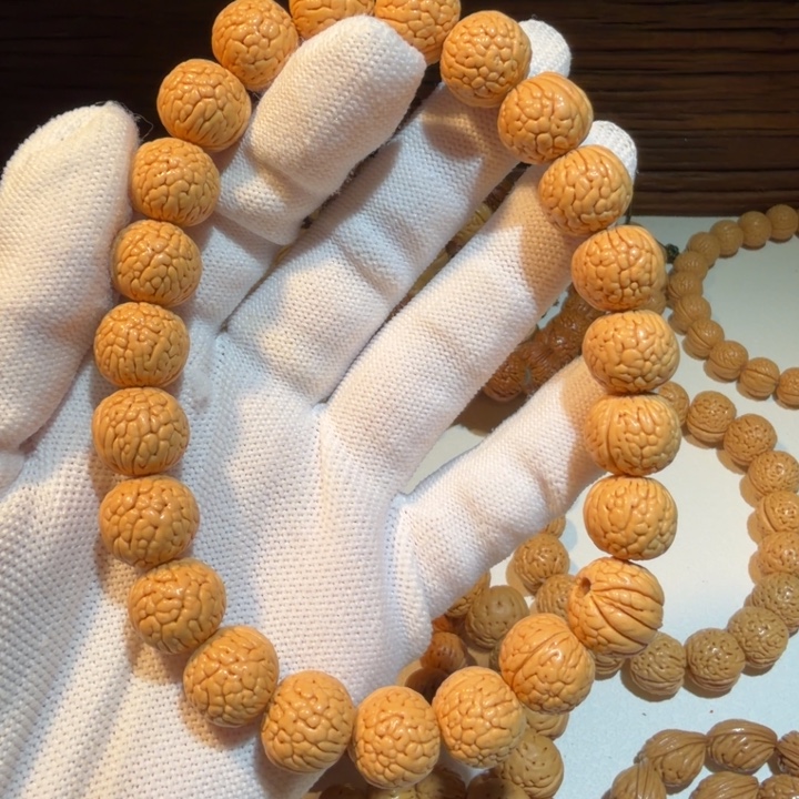 潇***哥吊坠桃核精品桃核