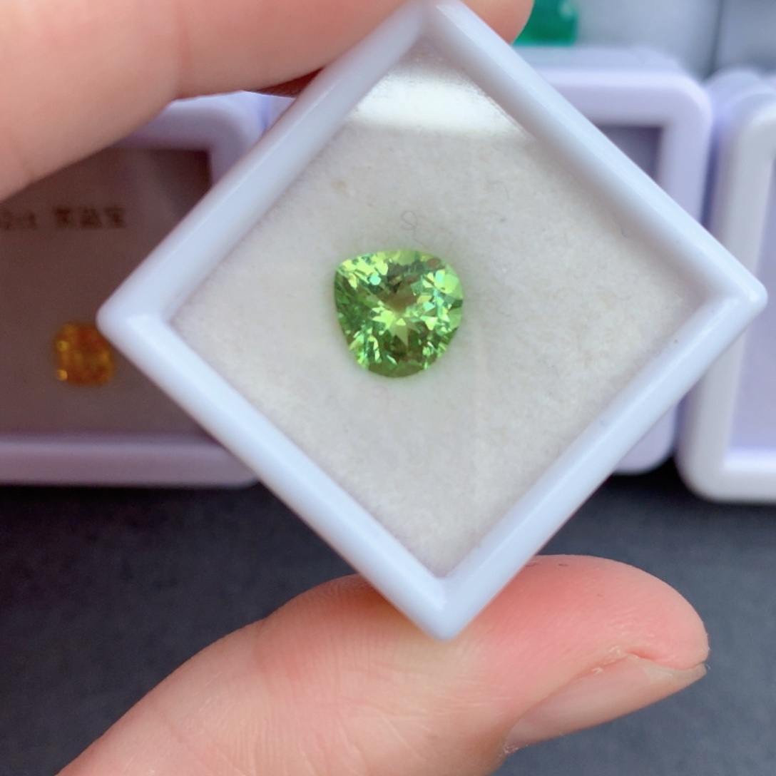 未镶嵌1.78克拉裸石绿色碧玺