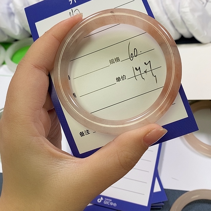 石英质玉未镶嵌手镯