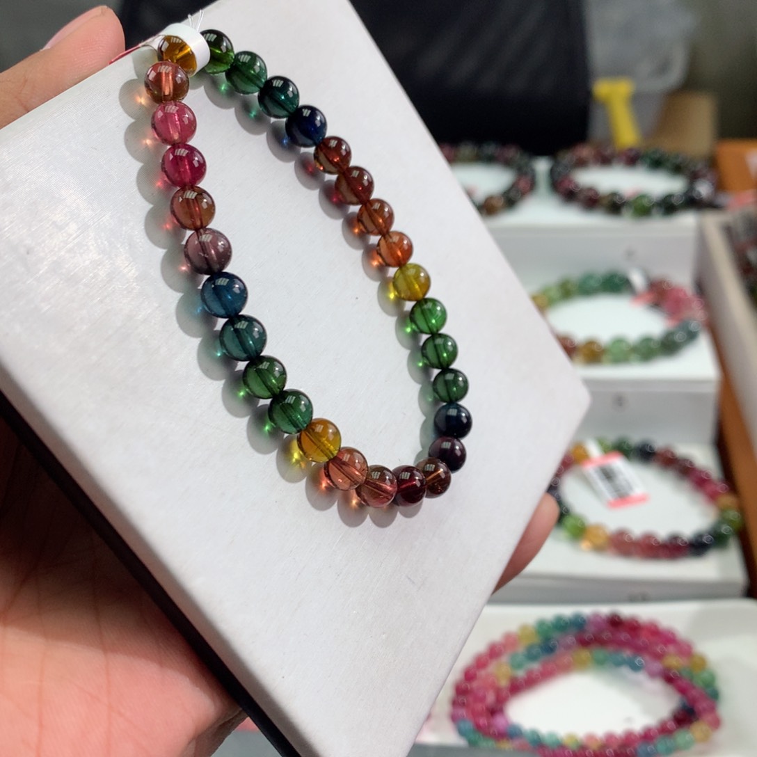 碧玺手链未镶嵌     6.4mm。    