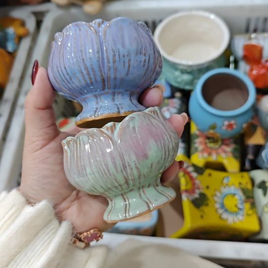 当场拍满15元发货不凑不发，花盆盆口不方不圆有针孔黑点是正常的，