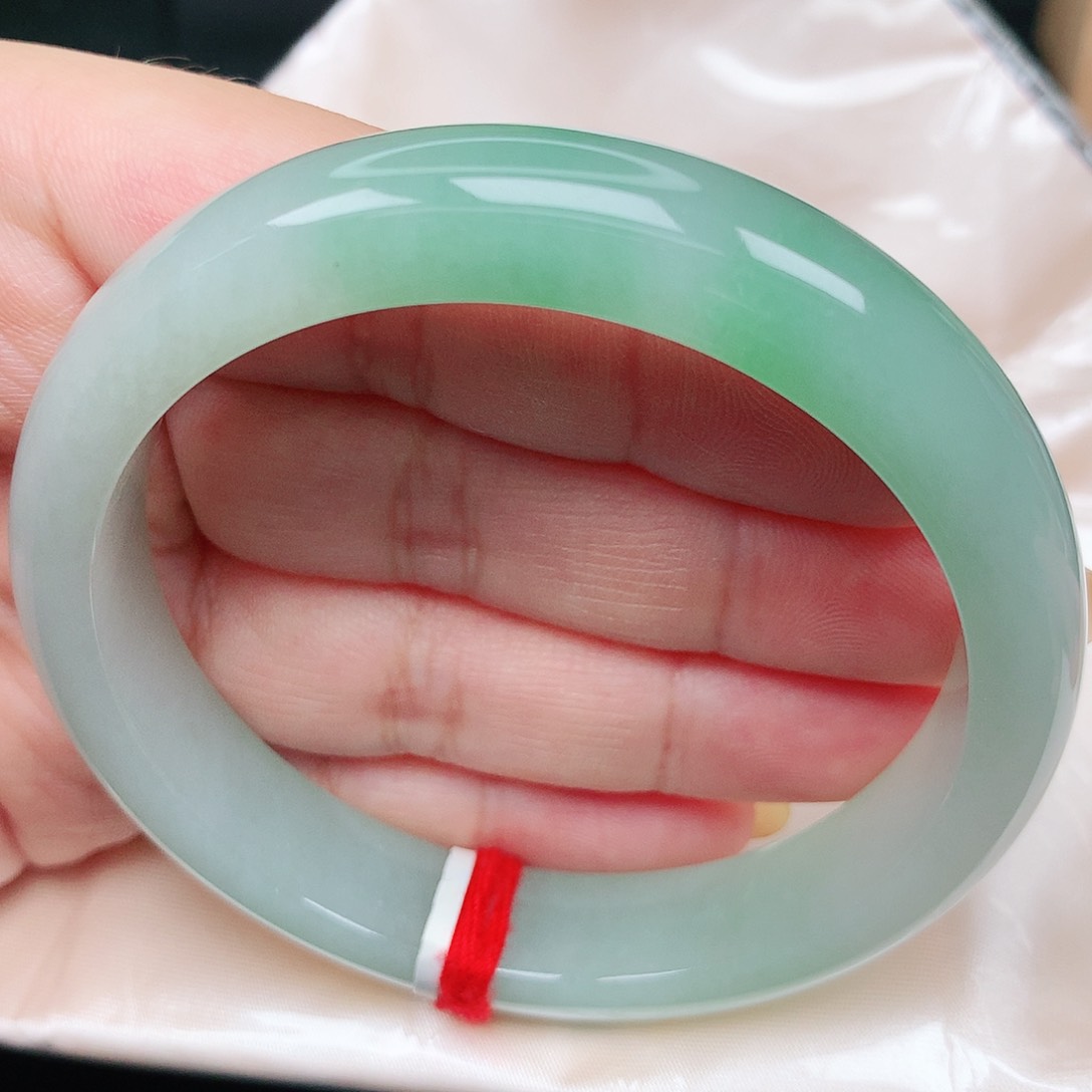 未镶嵌手镯翡翠32冰胶绿细腻