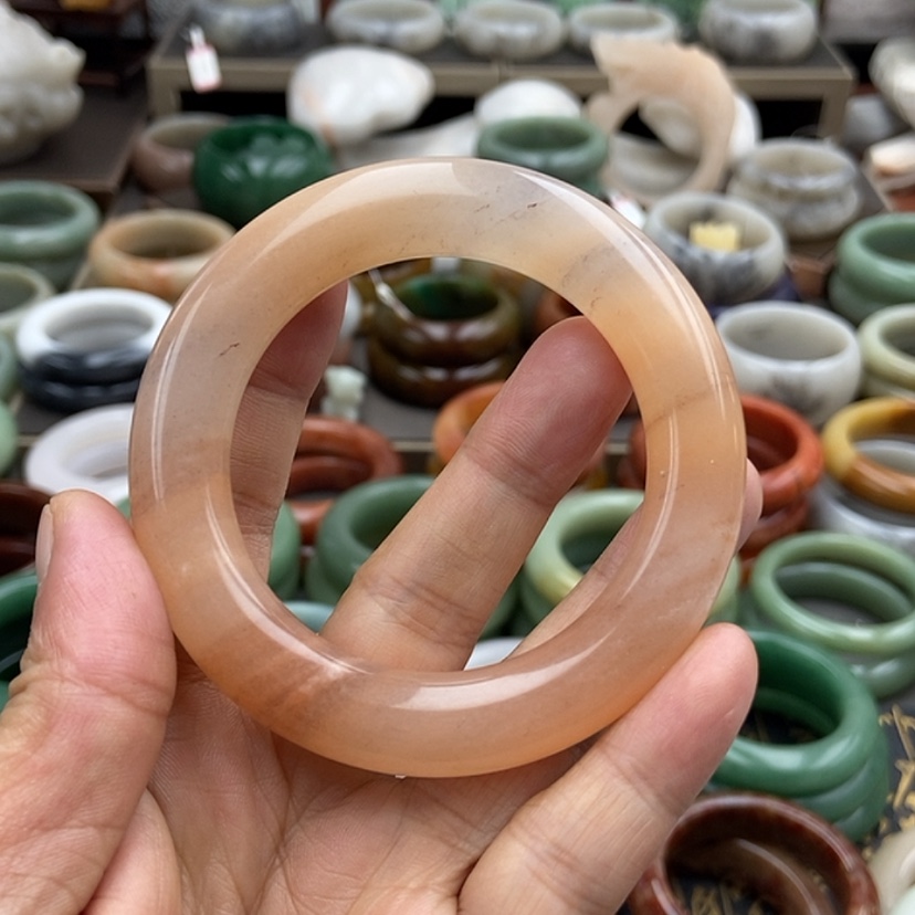 【闪购商品】石英质玉手镯未镶嵌