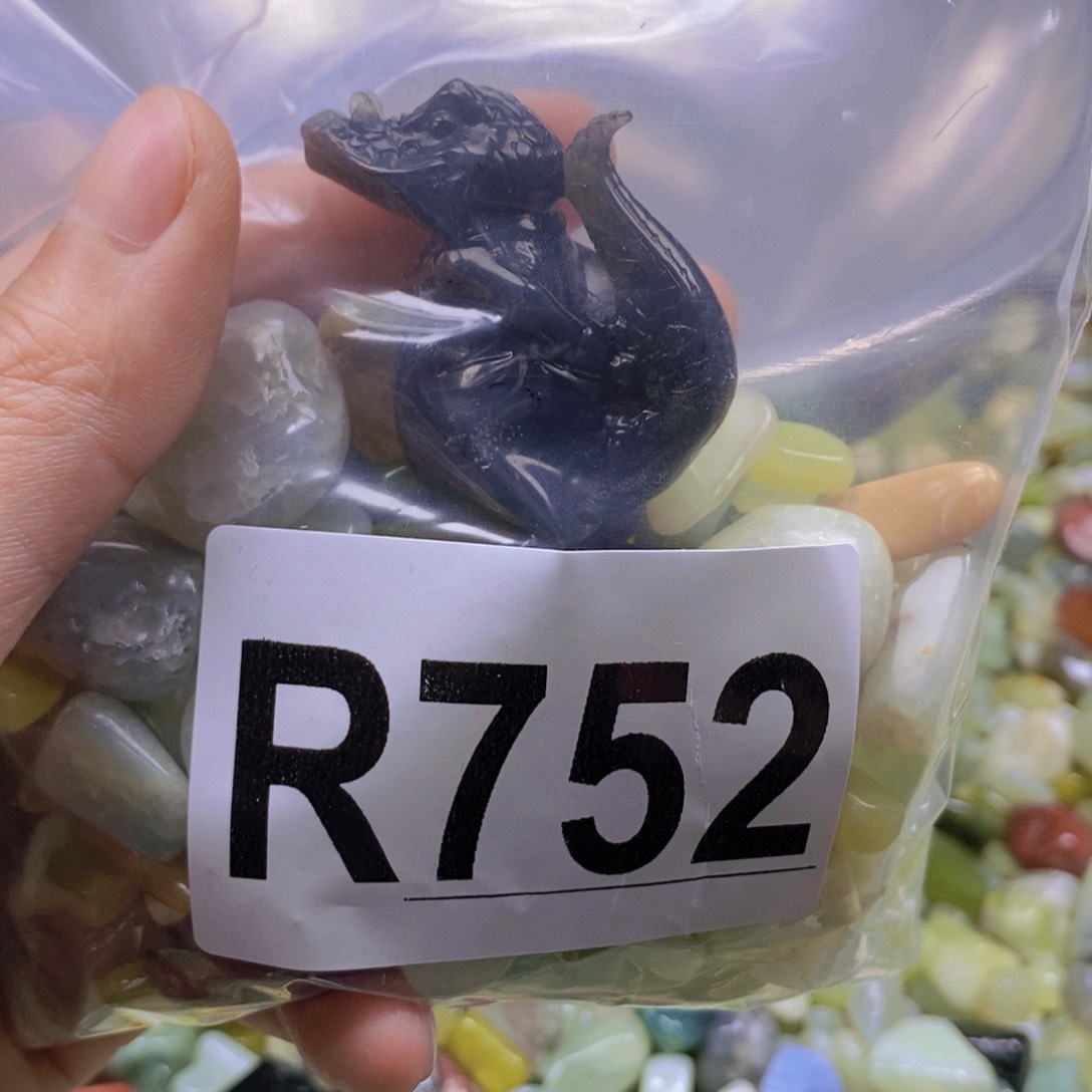 未镶嵌岫玉鱼缸石