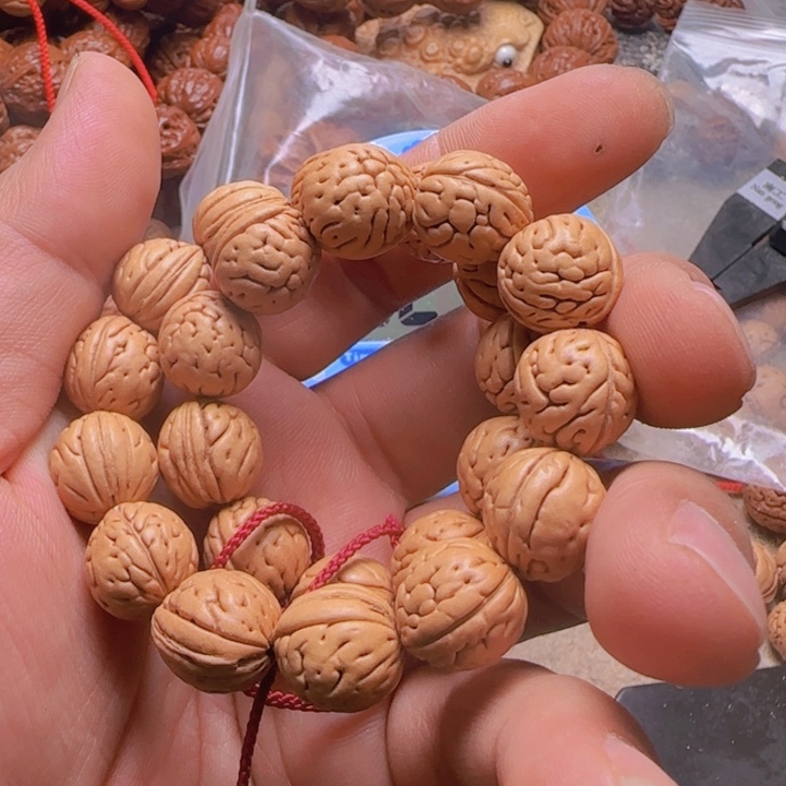 哼*哈拍207野生桃核大肠纹手持