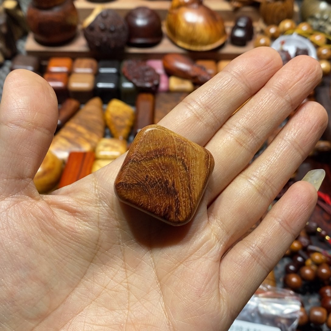 M***a木黄花梨新料木块一个