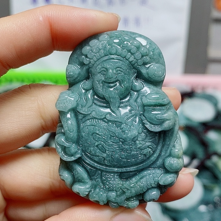 翡翠颈饰未镶嵌纯天然