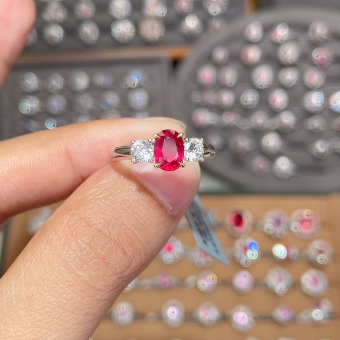 红宝石戒指18K金镶嵌1.01ct 无烧鸽血