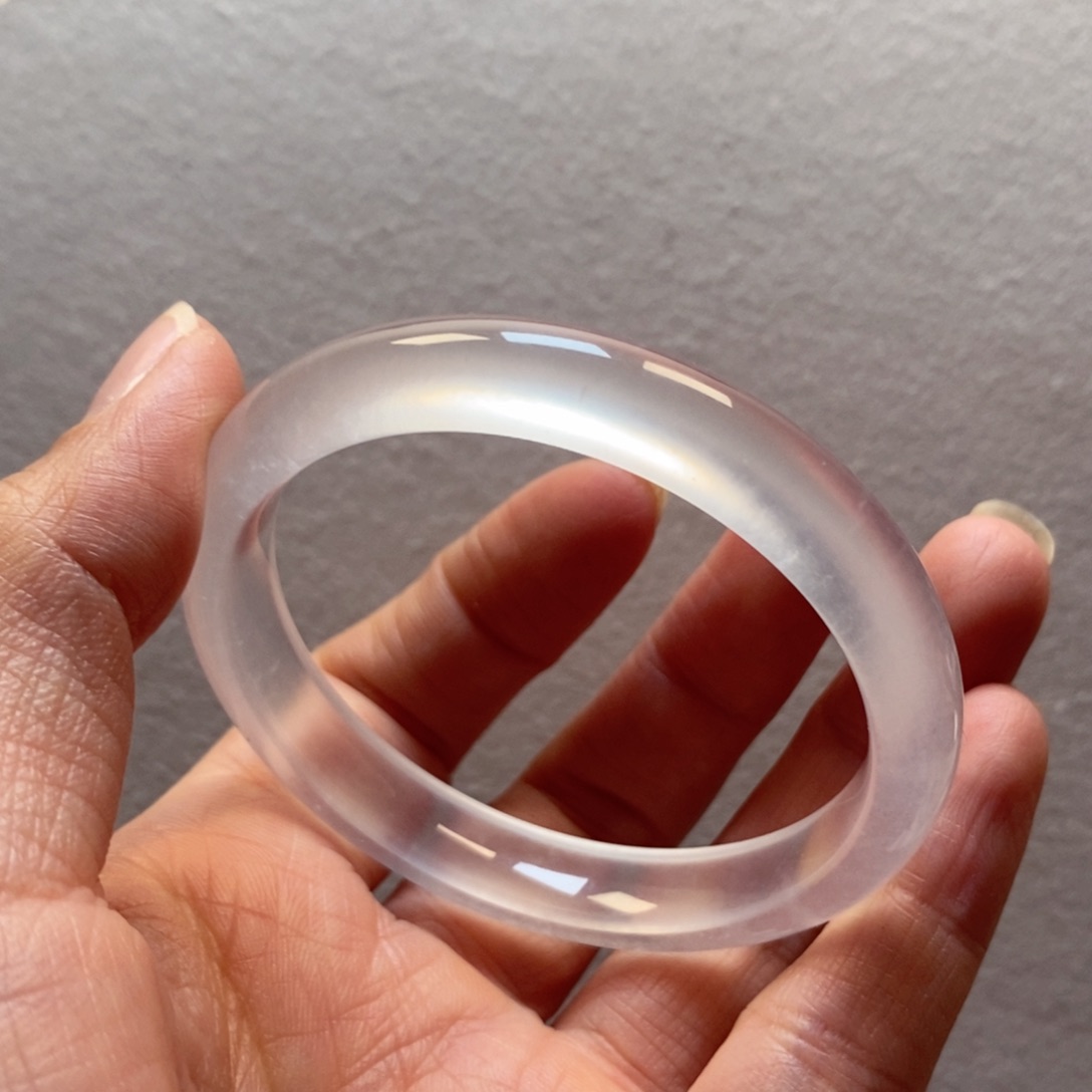 石英质玉手镯未镶嵌