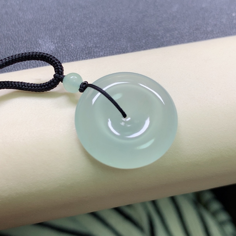 【闪购商品】翡翠颈饰未镶嵌平安扣